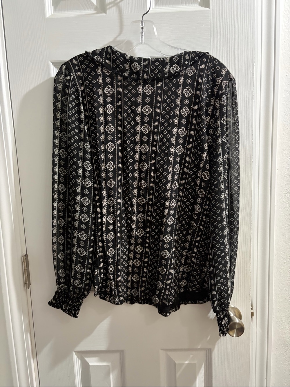 Lucky Brand Black Printed V-Neck Top - Picture 2 of 3